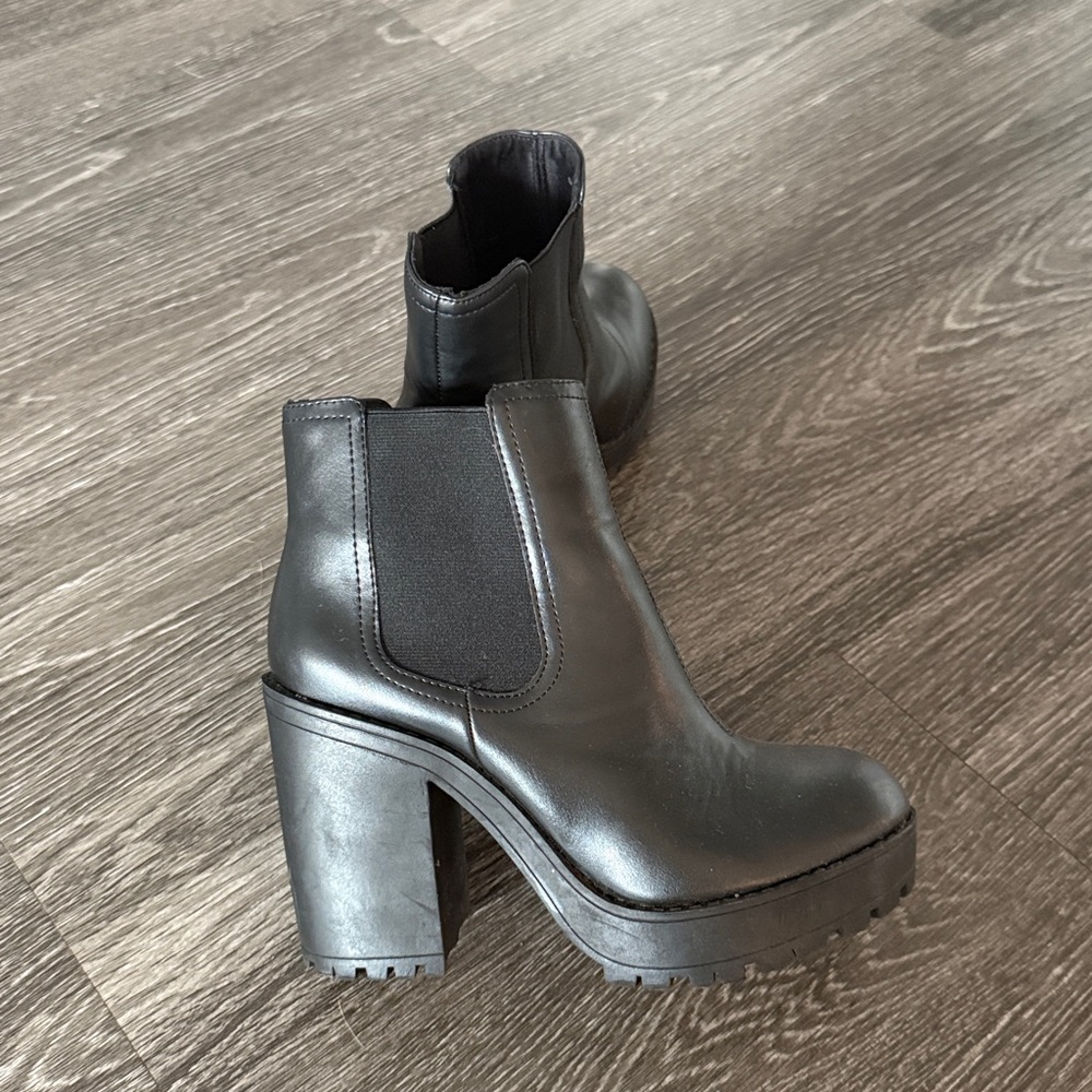 Black Boots